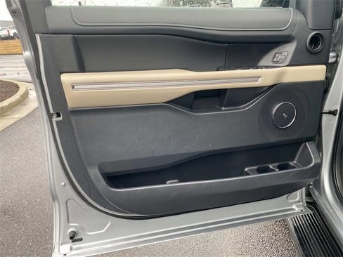 Certified 2024 Ford Expedition Limited image 17