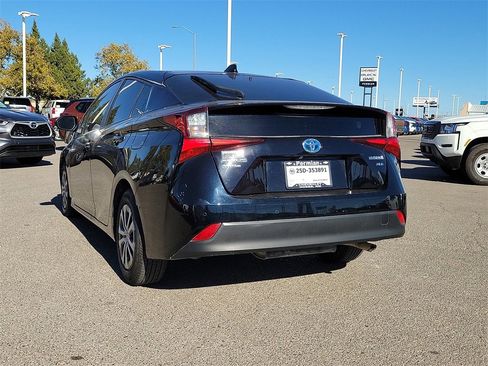 Used 2022 Toyota Prius XLE image 8
