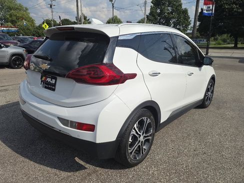Used 2017 Chevrolet Bolt Premier w/ Driver Confidence II Package FWD image 5