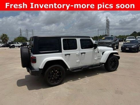 Used 2023 Jeep Wrangler Unlimited Sahara AWD/4WD image 3