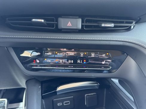 Certified 2023 Buick Envision Preferred w/ Sport Touring Package image 26