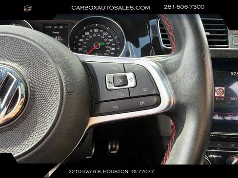 Used 2018 Volkswagen GTI SE w/ SE Leather Package FWD image 11