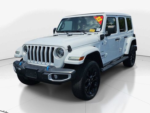 Used 2022 Jeep Wrangler Unlimited Sahara w/ Cold Weather Group AWD/4WD image 7