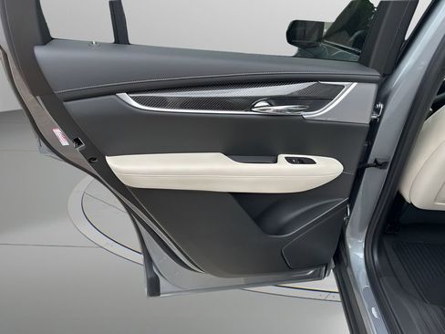 New 2025 Cadillac XT6 Sport w/ Technology Package AWD/4WD image 16