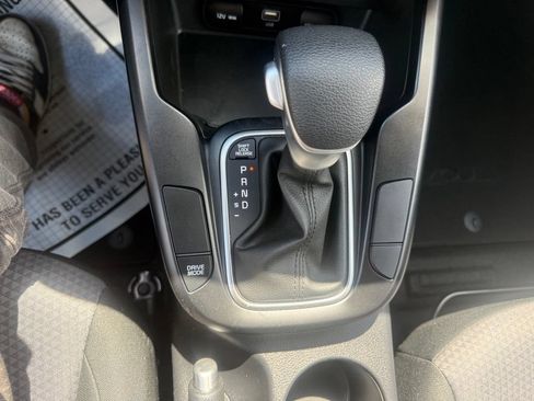 Used 2025 Kia Soul LX w/ LX Technology Package FWD image 26
