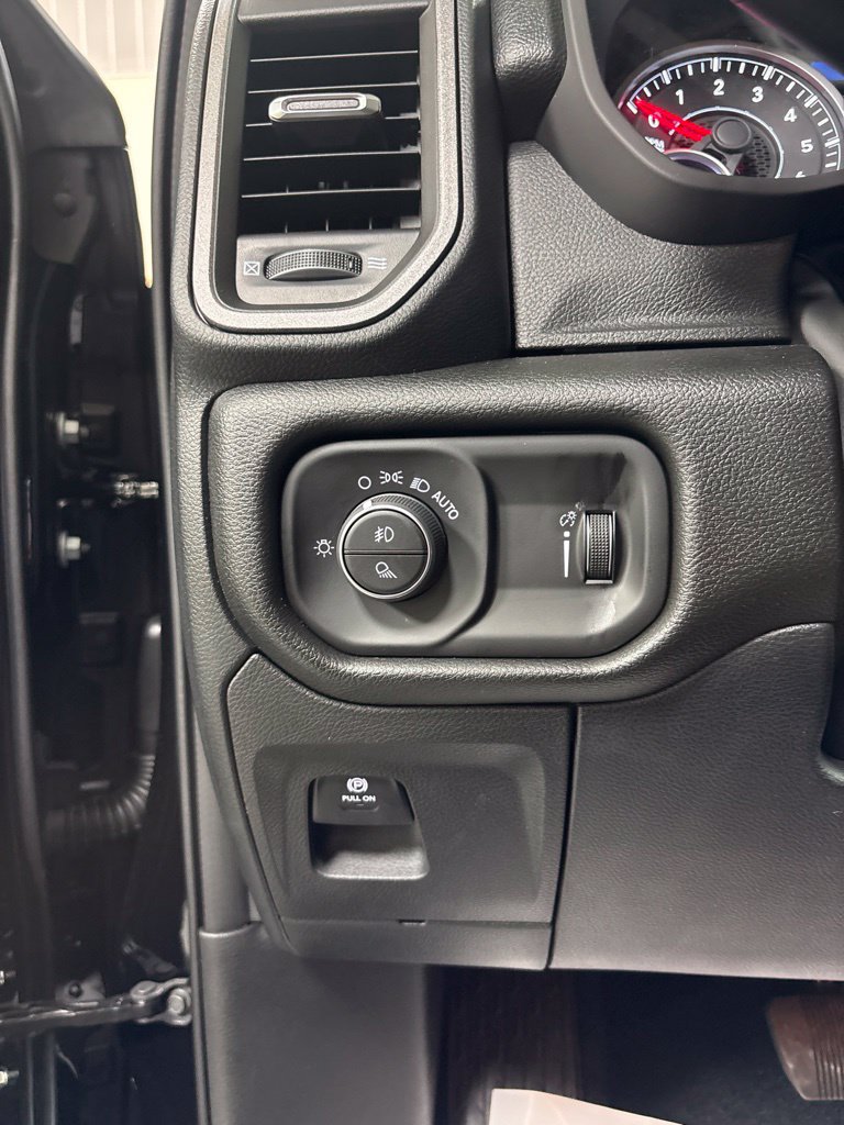 New 2027 RAM 1500 Express AWD/4WD image 11