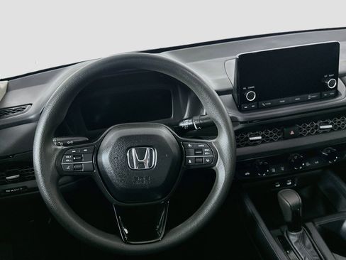 Used 2025 Honda Accord SE image 17