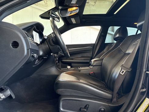 Used 2022 Chrysler 300 S RWD image 10