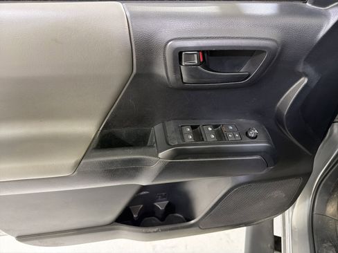 Used 2020 Toyota Tacoma SR w/ SR Convenience Package image 14