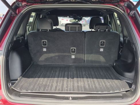 Used 2023 Jeep Grand Cherokee Altitude image 8