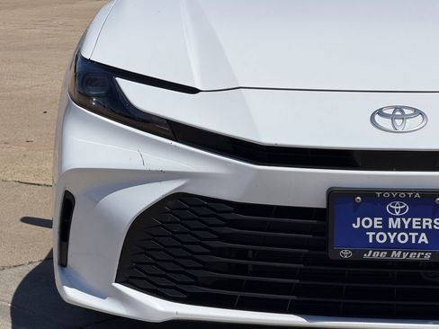 Used 2026 Toyota Camry LE FWD image 5