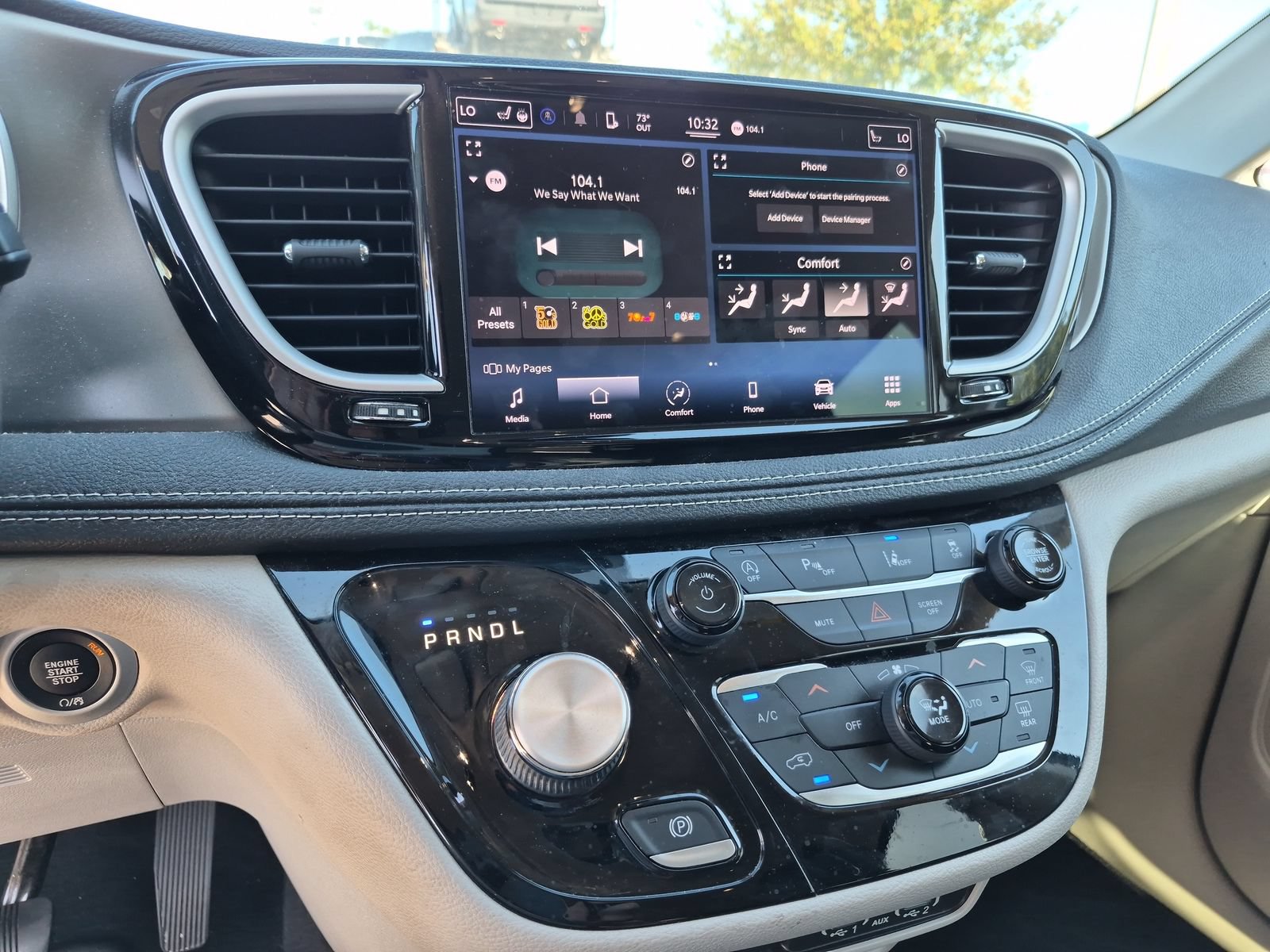 Used 2022 Chrysler Pacifica Touring-L FWD image 12