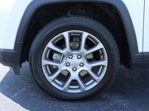 Used 2022 Jeep Compass Latitude AWD/4WD image 5