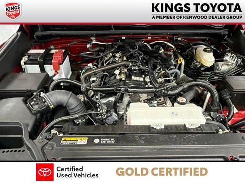 Used 2025 Toyota 4Runner SR5 AWD/4WD image 27