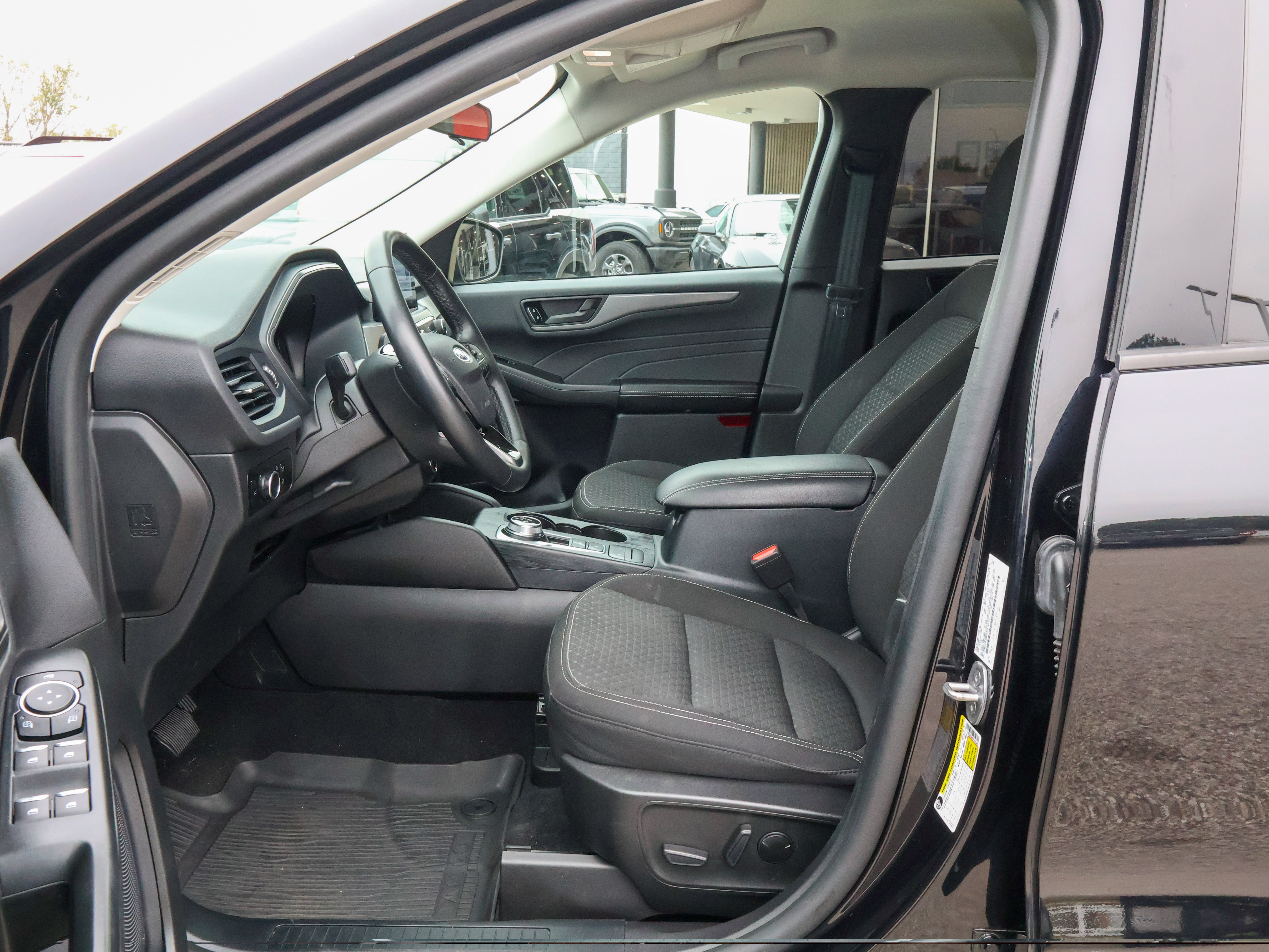 Used 2023 Ford Escape Active AWD/4WD image 9