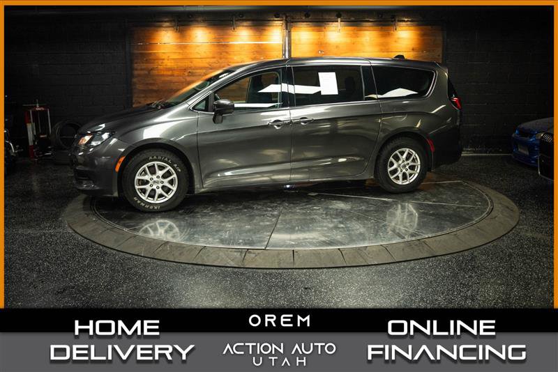 Used 2023 Chrysler Voyager LX FWD image 1