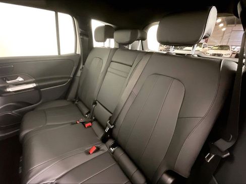 New 2026 Mercedes-Benz GLB 250 4MATIC image 10