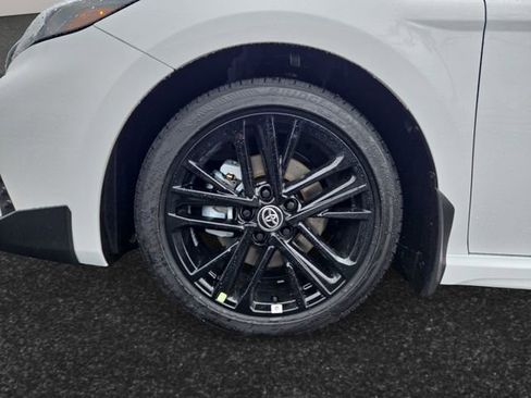 Used 2026 Toyota Camry SE w/ Convenience Package image 4