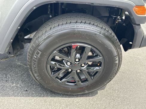 Used 2023 Jeep Wrangler Sport S AWD/4WD image 15