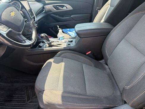 Used 2019 Chevrolet Traverse LT FWD image 4
