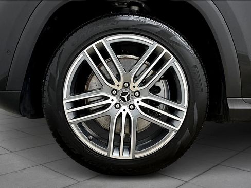 Certified 2025 Mercedes-Benz GLS 450 4MATIC image 11