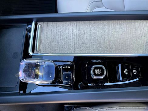 New 2026 Volvo XC60 B5 Plus w/ Climate Package image 10