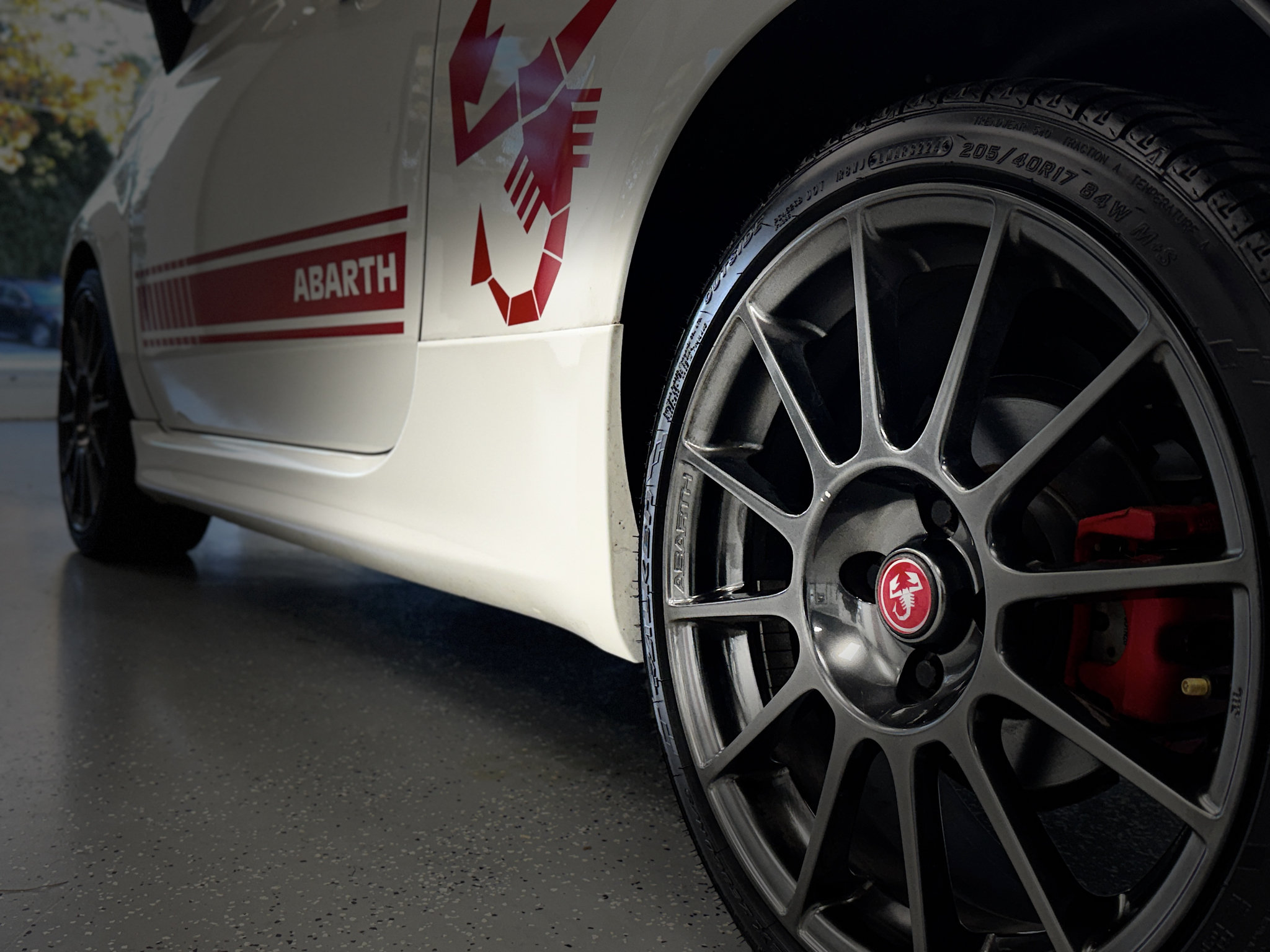 Used 2013 FIAT 500 Abarth w/ Beats Audio Pkg FWD image 24