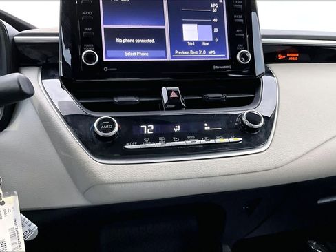 Used 2022 Toyota Corolla LE image 33