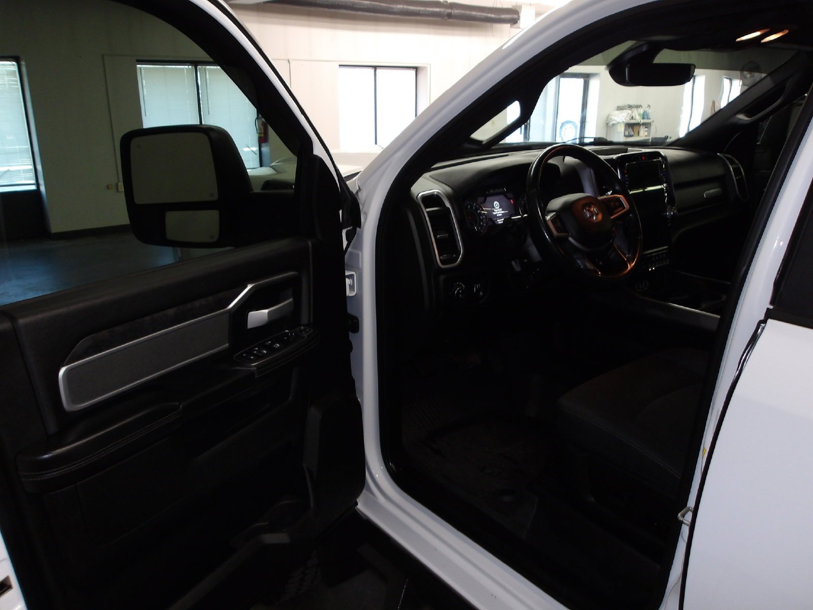 Used 2023 RAM 2500 Big Horn w/ Level B Equipment Group AWD/4WD image 8