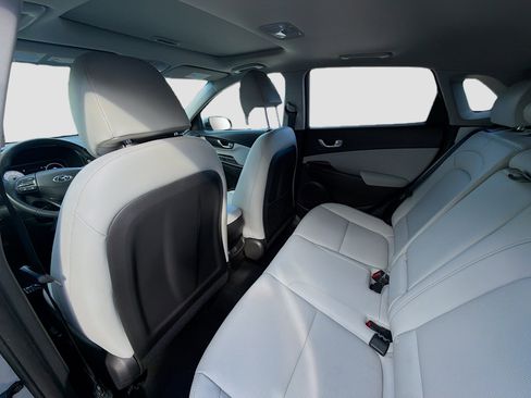 Used 2023 Hyundai Kona Limited image 22