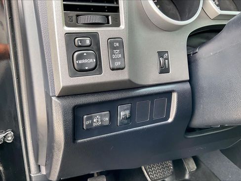 Used 2013 Toyota Tundra 2WD CrewMax w/ SR5 Pkg image 34