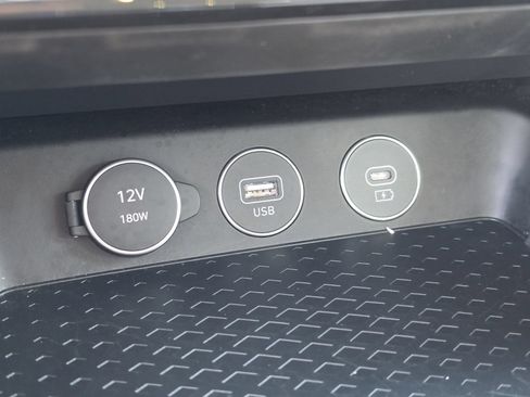 Used 2025 Genesis G70 2.5T RWD image 36