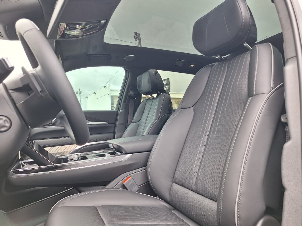 New 2026 Cadillac Escalade IQ Sport 2 w/ LPO, ONYX Package AWD/4WD image 24