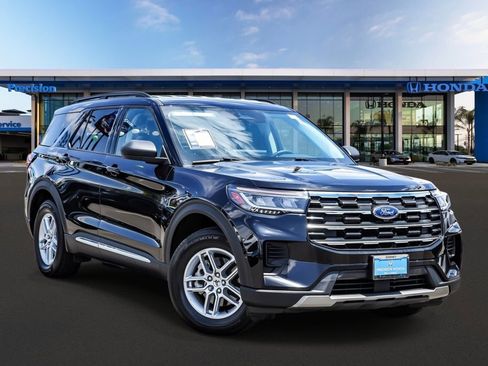 Used 2025 Ford Explorer Active RWD image 1