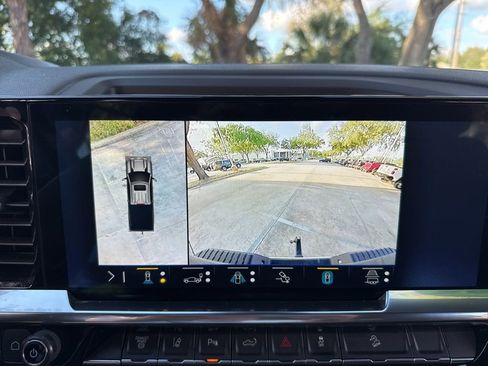 Used 2025 Chevrolet Silverado 2500 LT AWD/4WD image 37