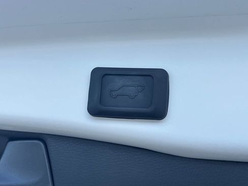 Used 2025 Toyota RAV4 XLE w/ Convenience Package image 17