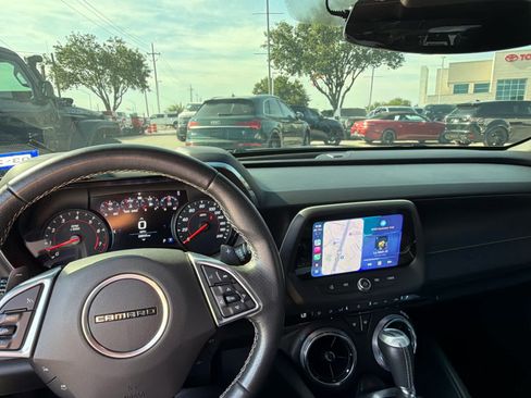 Used 2021 Chevrolet Camaro SS RWD image 9