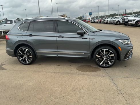 Used 2024 Volkswagen Tiguan SEL R-Line image 9