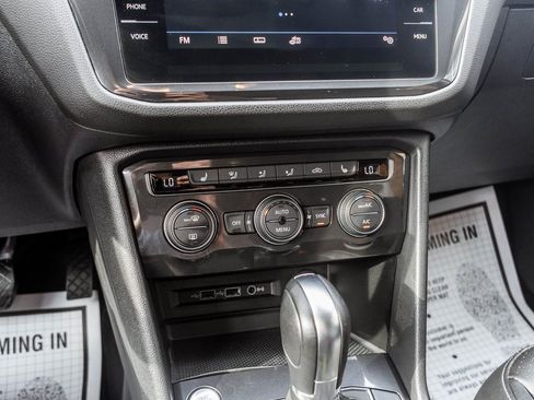 Used 2019 Volkswagen Tiguan SE image 16