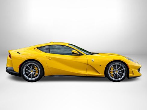Used 2019 Ferrari 812 Superfast RWD image 6