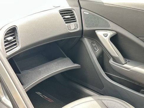 Used 2018 Chevrolet Corvette Z06 RWD image 34