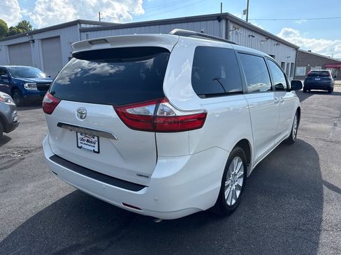 Used 2015 Toyota Sienna Limited Premium FWD image 7