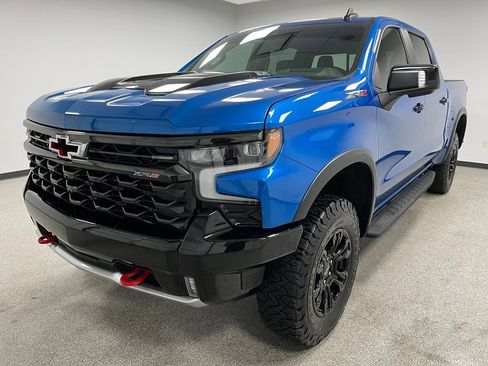 Used 2022 Chevrolet Silverado 1500 ZR2 w/ Technology Package AWD/4WD image 4