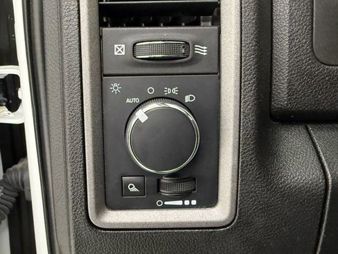 Used 2022 RAM 1500 Tradesman w/ Chrome Appearance Group AWD/4WD image 9