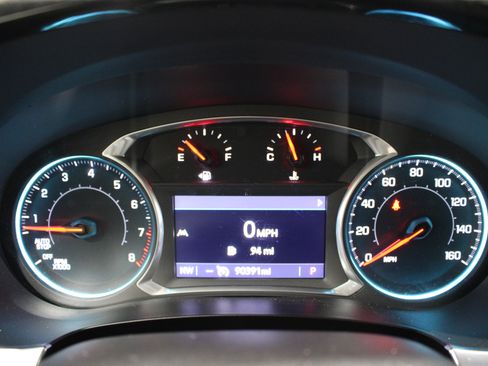 Used 2022 Chevrolet Traverse LT FWD image 15
