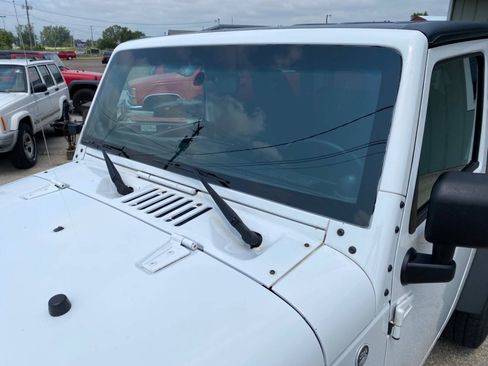 Used 2012 Jeep Wrangler Sport AWD/4WD image 47