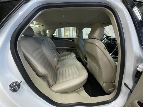 Used 2020 Ford Fusion SEL image 24