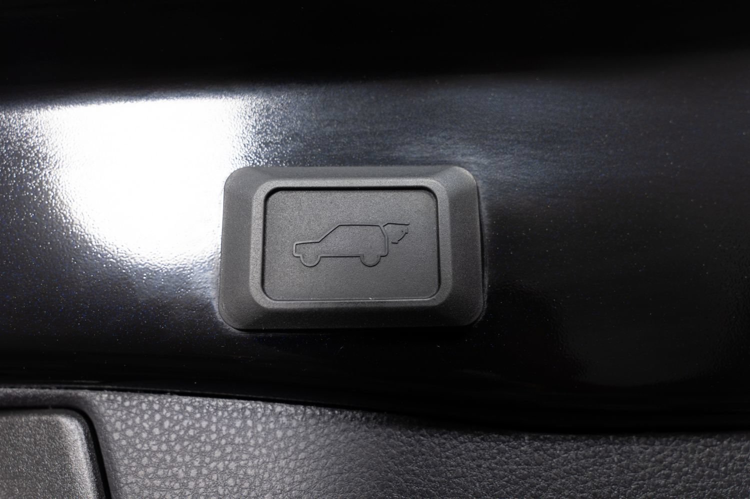 Used 2022 Toyota RAV4 XLE Premium AWD/4WD image 21