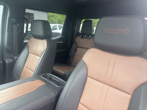 Used 2023 Chevrolet Silverado 1500 High Country w/ Technology Package AWD/4WD image 22