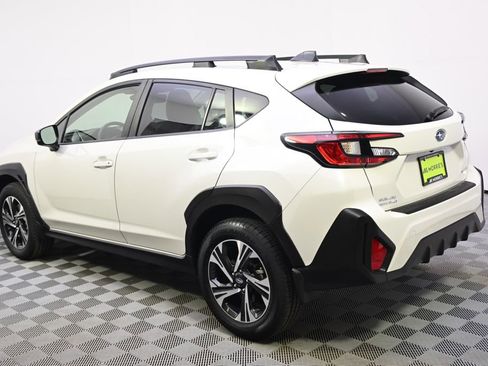 Used 2024 Subaru Crosstrek 2.0i Premium image 3